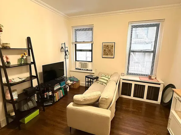 22 W 77th St, New York, NY