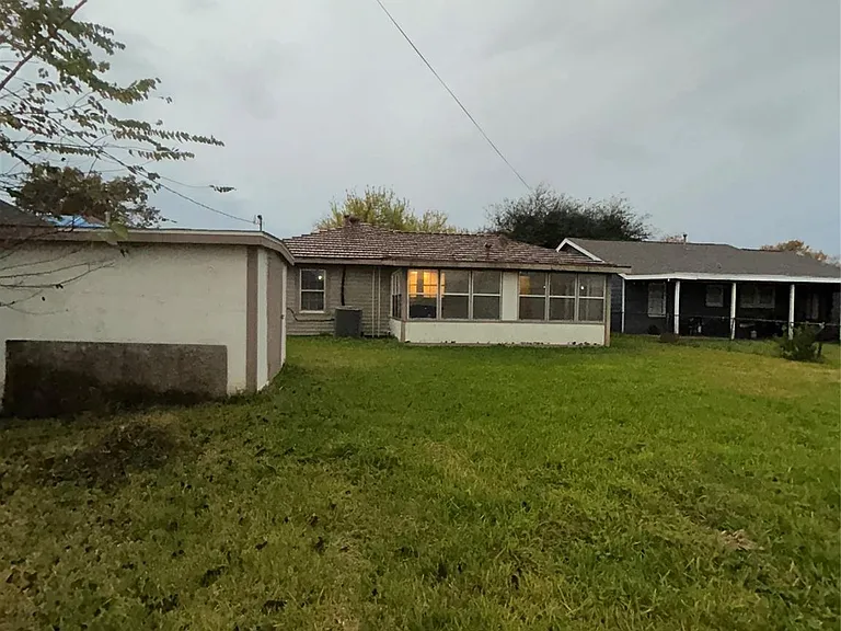 2018 N Avenue H — Photo 22
