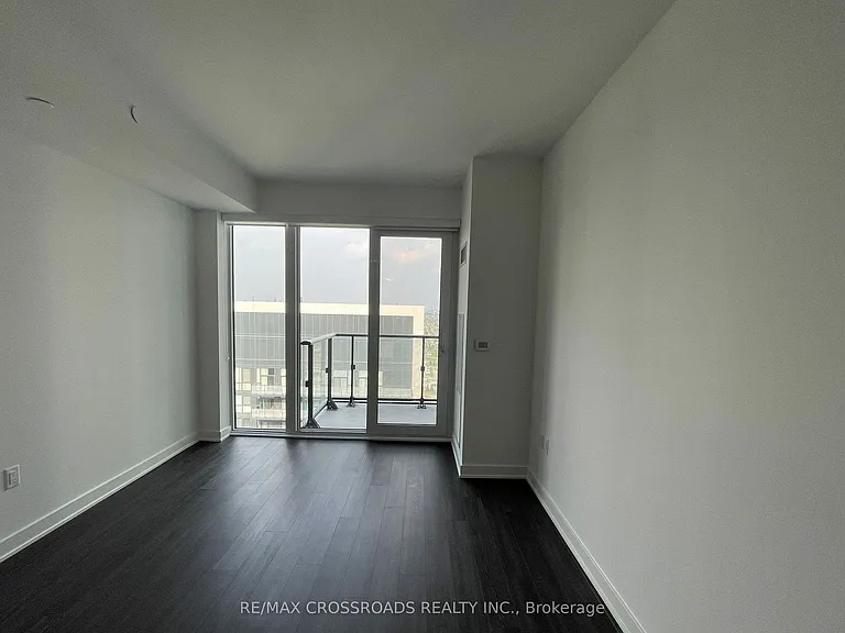 95 Oneida Cres #2306 — Photo 3