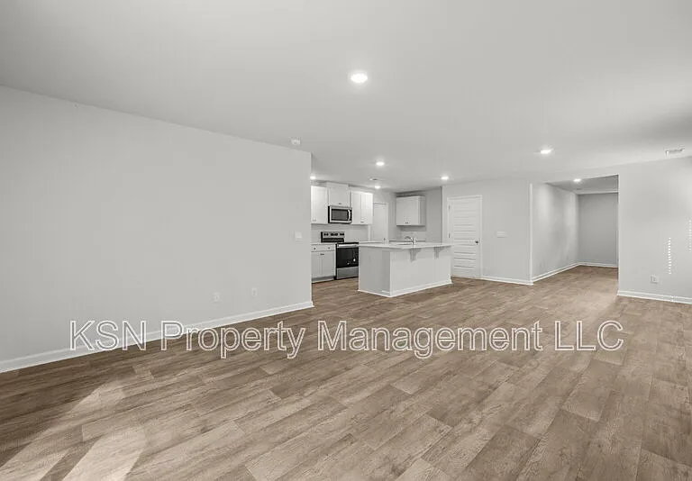 129 Azure Dr — Photo 12