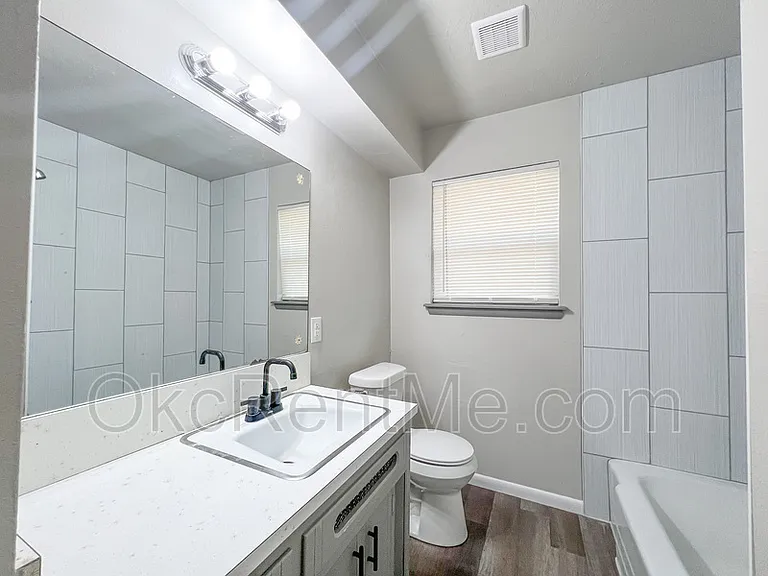 1900 N Mitchell Dr — Photo 18