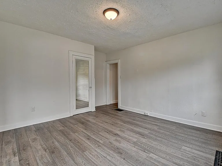 2808 N Capitol Ave #1 — Photo 3