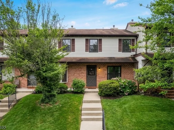 137 Cynthia Dr, Hackettstown, NJ 07840