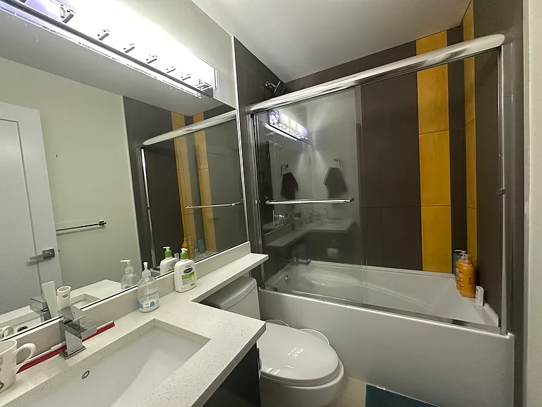 1740 Howard Ave — Photo 19