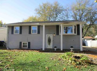 1318 Townley Dr, Bloomington, IL 61704