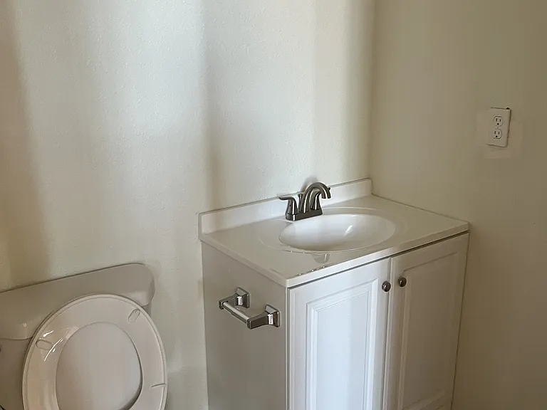 411 Clayton St — Photo 13