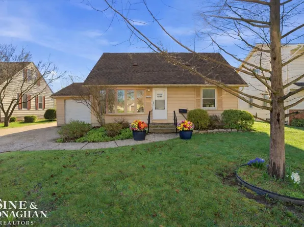 1313 Minnesota Ave, Marysville, MI 48040