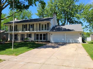 904 S 131st Ave, Omaha, NE 68154