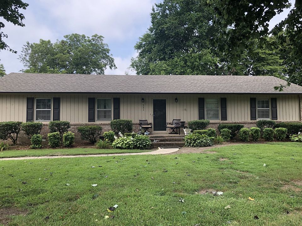 1st image of 221 Fairfield Dr