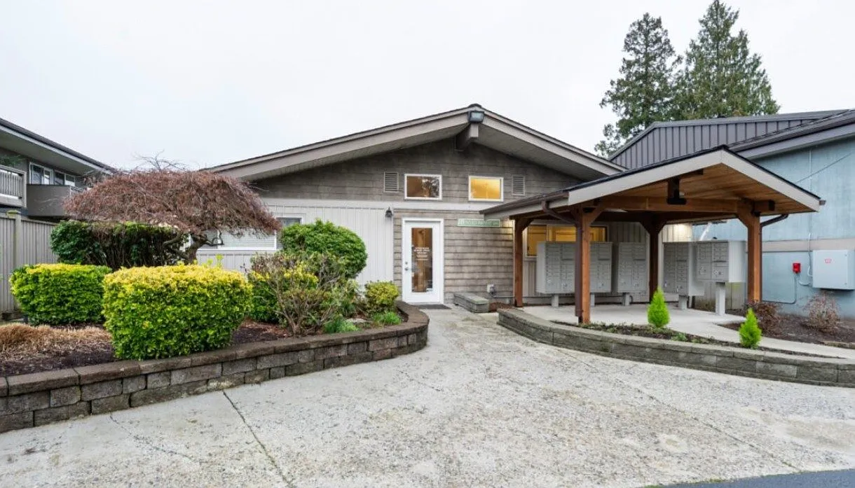 COURTYARD APTS-MUKILTEO — Photo 1