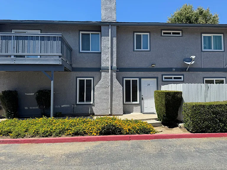 16645 Valencia Ave #2B — Photo 2
