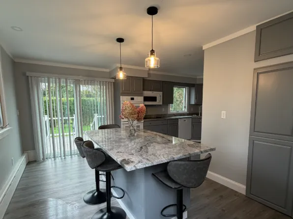 148 Russells Mills Rd, Dartmouth, MA 02748