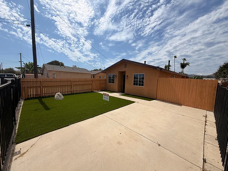 10581 Nopalito St — Photo 2