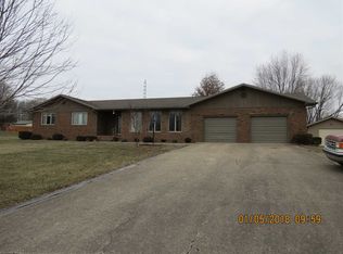 5284 N Rolling Acres Dr, Petersburg, IN 47567