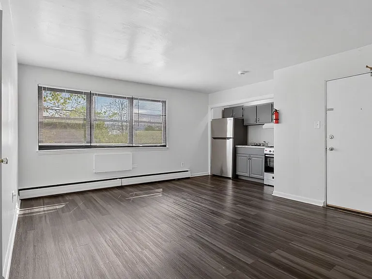 1102 Edgewood Ave #B19 — Photo 9