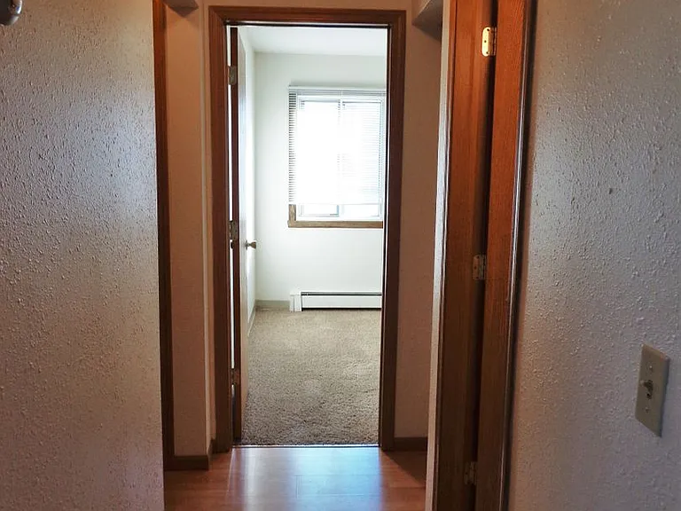 Crestwood Apartments — Photo 42