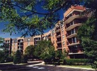 509 Aurora Ave UNIT 303, Naperville, IL 60540