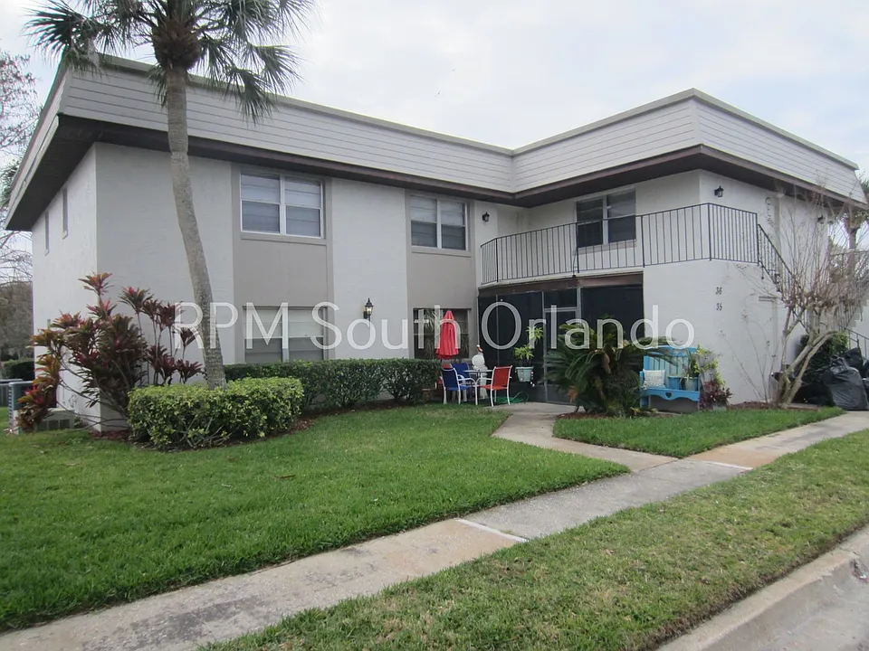 36 Windtree Ln #202