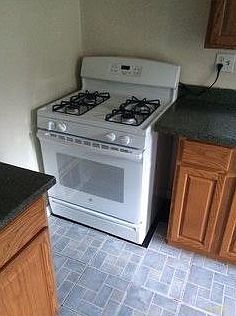 2nd image of 656 Mercer St