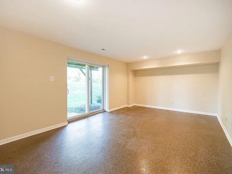 3930 Gatehouse Ln — Photo 21