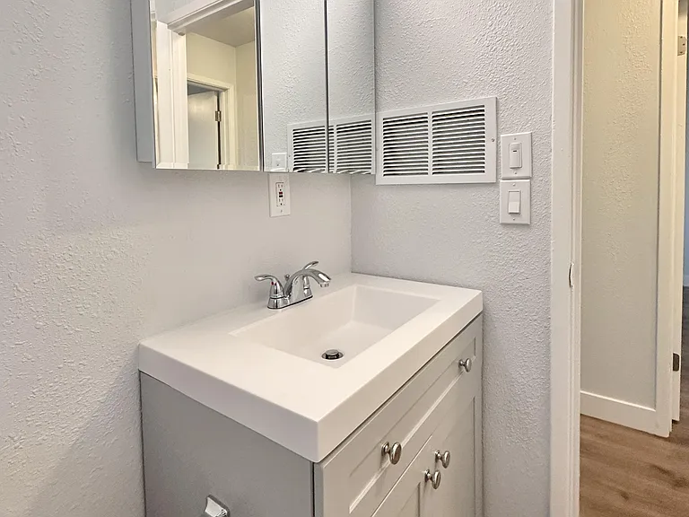 303 Pine Ave — Photo 7