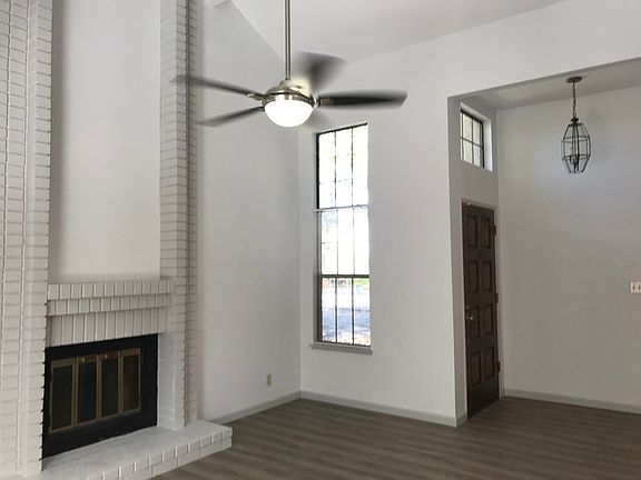 2nd image of 2272 Lakewood Pl