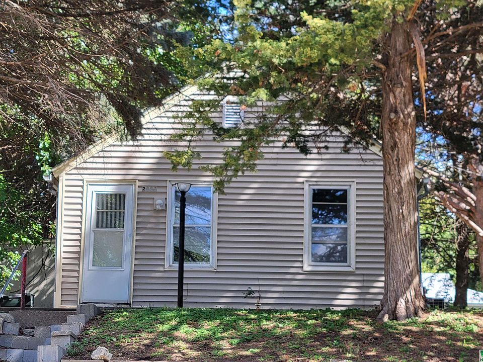 1st image of 2838 S Lemon St