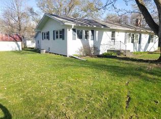 735 4th St, Meadow Grove, NE 68752