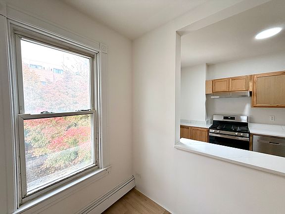 4th image of 31 Seeley St Floor 2