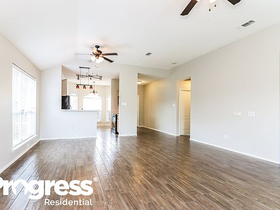 4th image of 721 Crenshaw Dr