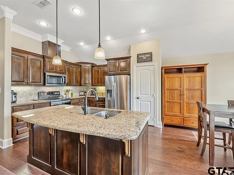 7376 Flat Rock Ln — Photo 2
