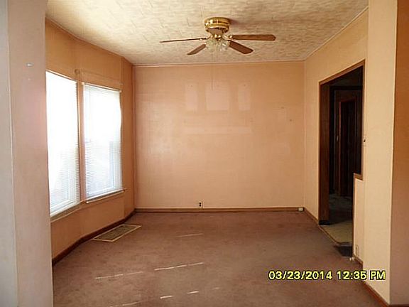 5th image of 662 Forsythe St