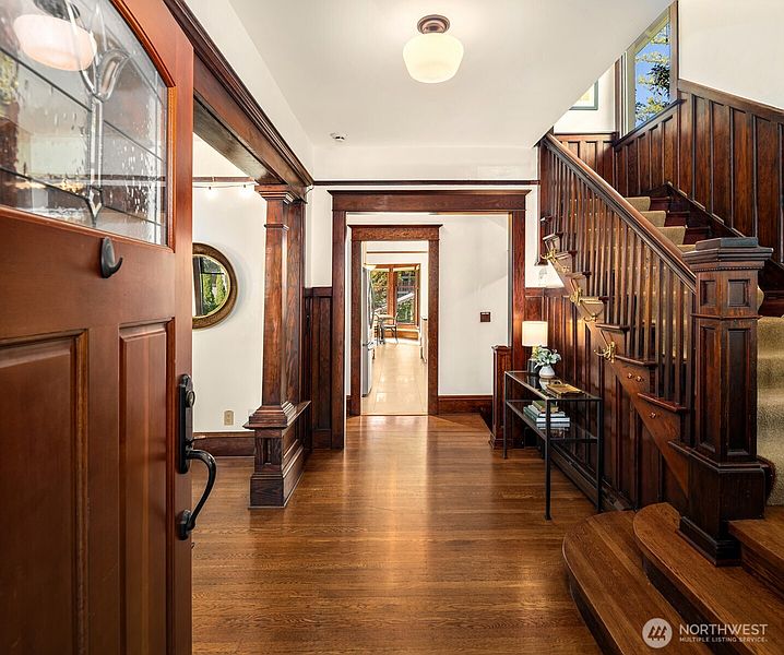 5th image of 723 12th Avenue E