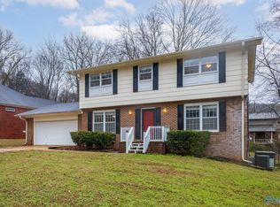 1910 Capri Dr NE, Huntsville, AL 35811