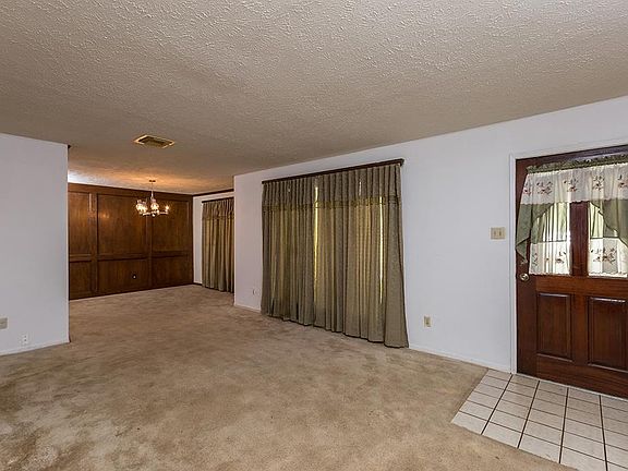 5th image of 4014 Pecan Knoll Dr