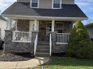 2002 Cramer Ave, Akron, OH 44312