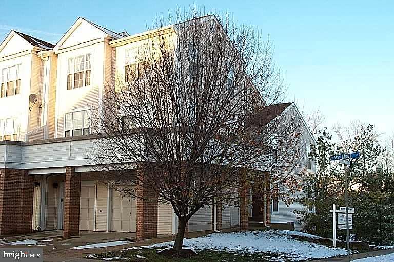 1st image of 44226 Mossy Brook Sq