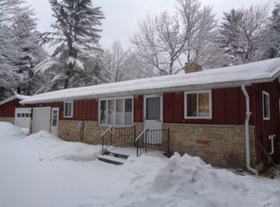 15542 Elkey Rd, Crivitz, WI 54114
