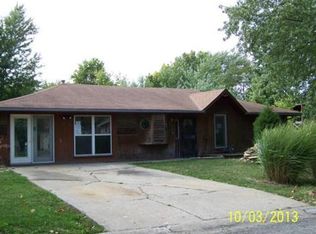 402 20th Ave N, Greenwood, MO 64034