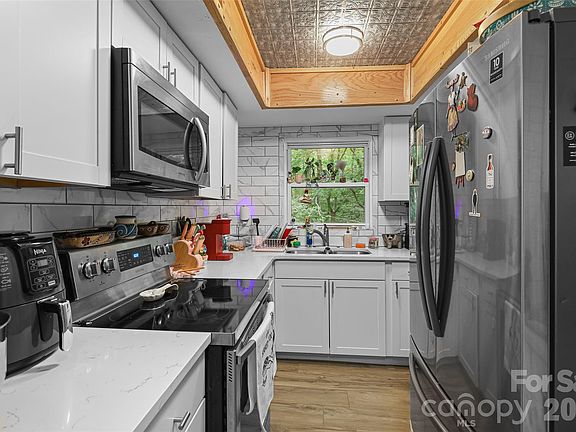 5th image of 659 Salisbury Rd