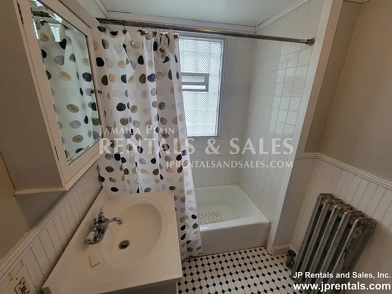 108 Bourne St — Photo 12