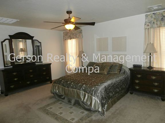 5th image of 2107 E Huntington Dr