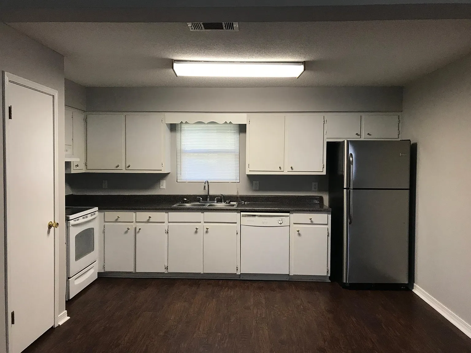 1755 Wagon Wheel Dr — Photo 2