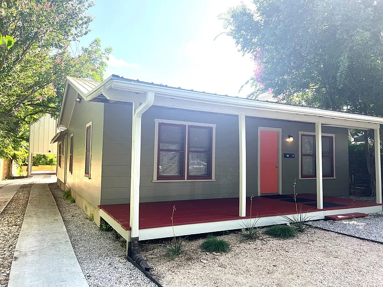 705 Franklin Blvd #A — Photo 3