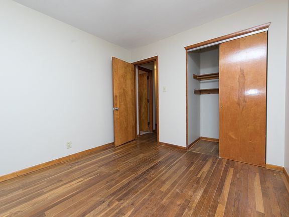 5th image of 6118 W 32nd Pl