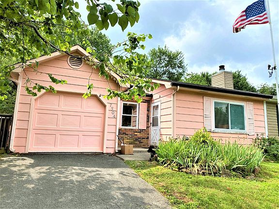 3rd image of 7504 Chatham Cir