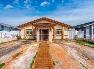 2439 W 70th St, Hialeah, FL 33016