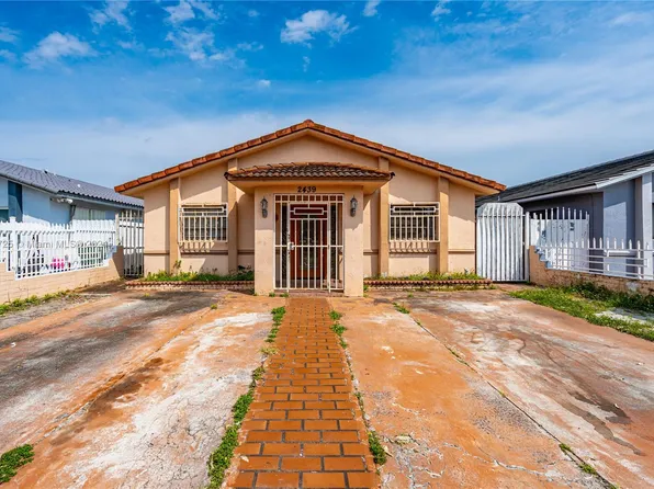 2439 W 70th St, Hialeah, FL 33016