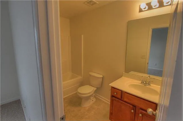 6019 Cullen Dr — Photo 7