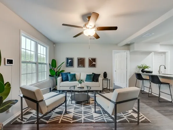 5645 Lester Granger Dr, Fort Worth, TX 76112